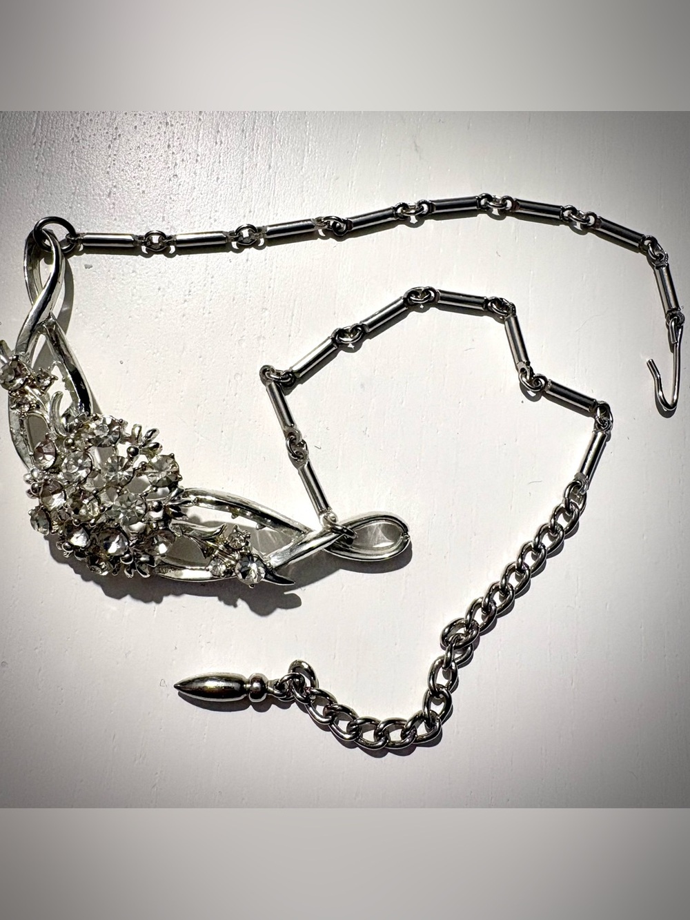 Beautiful vintage art nouveau-style rhinestone necklace